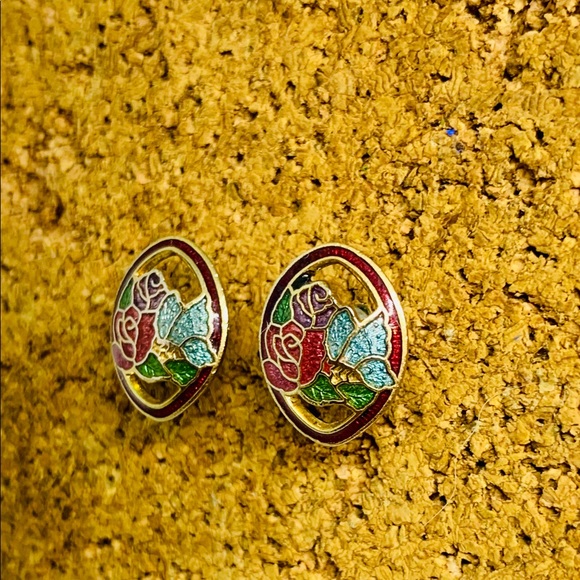 Vtg Cloisonné Roses/Butterfly  earrings 1/2” - Picture 2 of 3
